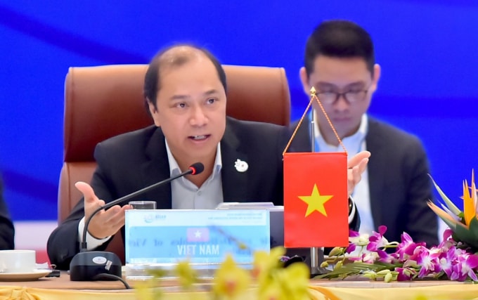 Ông Nguyễn Quốc Dũng, Thứ trưởng Bộ ngoại giao Việt Nam, Trưởng SOM ASEAN Việt Nam chủ trì hội nghị. Ảnh: Tuấn Anh