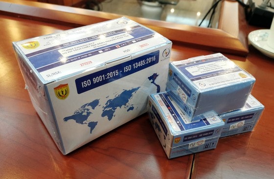 Bộ sinh phẩm chẩn đoán invitro xét nghiệm virus Corona (SARS-CoV-2) do Học viện Quân y phối hợp Công ty Việt Á nghiên cứu, sản xuất. Ảnh H.L.