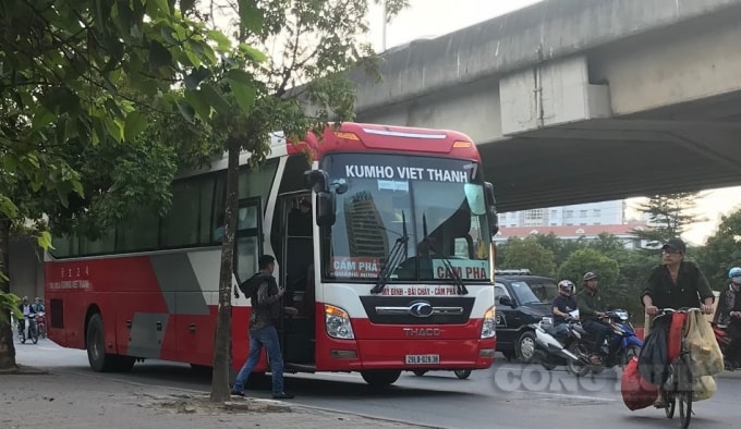 Thực trạng xe dù, bến cóc, xe hợp đồng “trá hình” chạy tuyến cố định diễn biến phức tạp ở hầu hết các địa phương trên cả nước