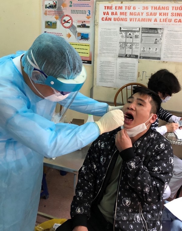 Người dân khu vực cách ly đều tự giác đến trung tâm y tế phường để kiểm tra thường xuyên