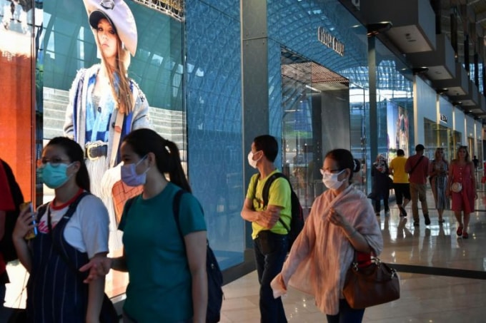 Vì Covid-19 mà lượng khách tới Singapore giảm mạnh.