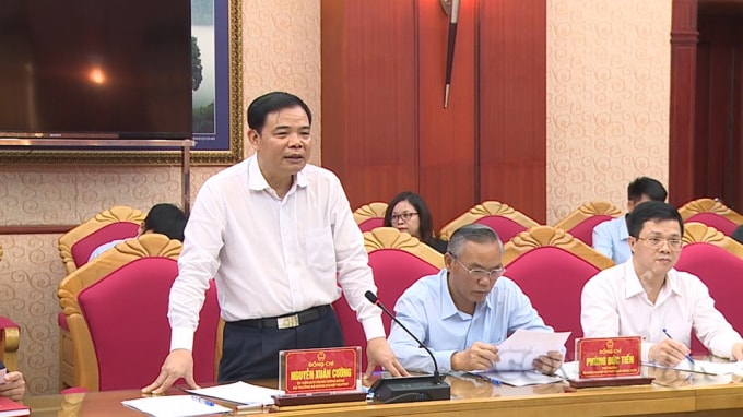 Đồng chí Nguyễn Xuân Cường, Bổ trưởng Bộ Nông nghiệp và Phát triển nông thôn phát biểu chỉ đạo buổi làm việc.