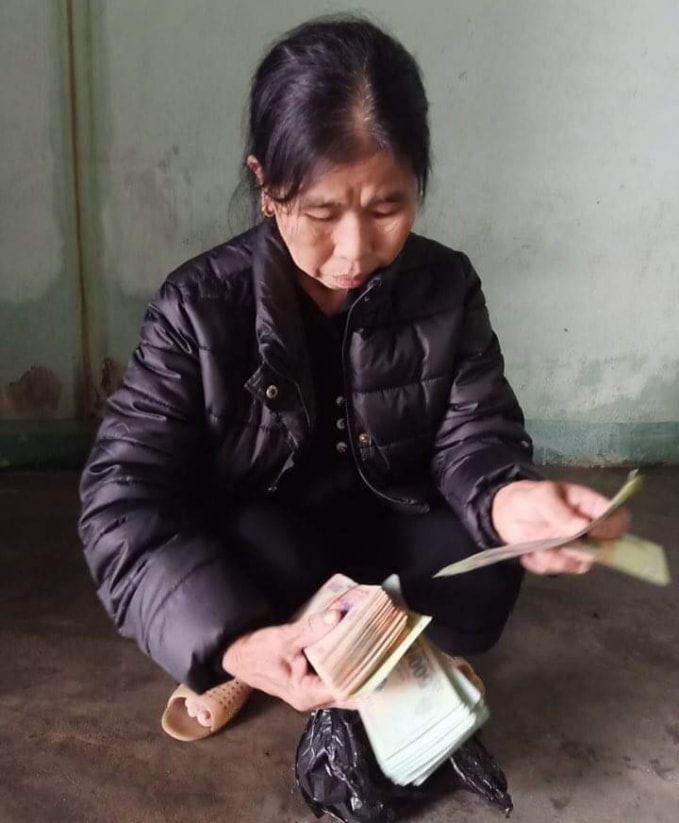Cán bộ xã Phù Lưu đã đền bù cho bà Phan Thị Nguyệt 100 triệu đồng, còn mấy chục triệu đồng nữa hứa sau đại hội sẽ đưa đủ cho bà