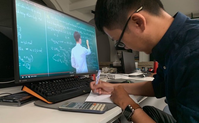 Một số sở GD&ĐT còn có văn bản hướng dẫn việc học trực tuyến, như yêu cầu bắt buộc đối với giáo viên.