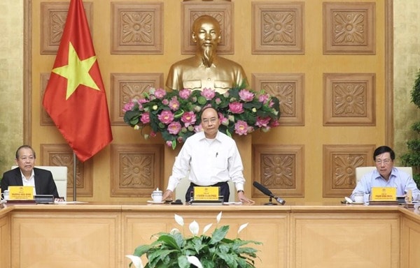 Thủ tướng Chính phủ Nguyễn Xuân Phúc chủ trì cuộc làm việc của Thường trực Chính phủ với Ban Chỉ đạo Quốc gia phòng chống dịch bệnh COVID-19, sáng 9/3. Ảnh: VGP