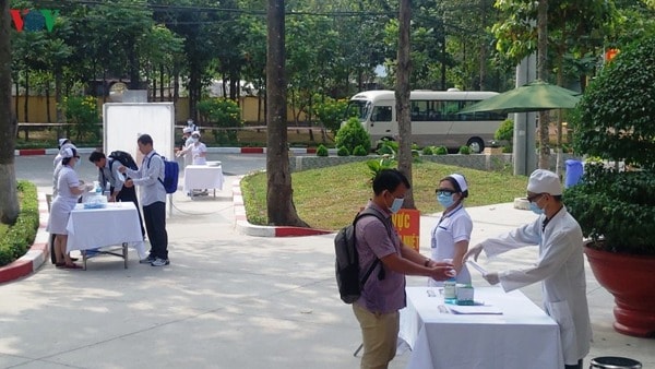 Lực lượng quân đội tổ chức diễn tập phòng chống dịch COVID. Ảnh: VOV