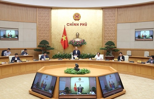 Thủ tướng Nguyễn Xuân Phúc chủ trì cuộc làm việc với các tập đoàn kinh tế tư nhân - Ảnh: VGP.