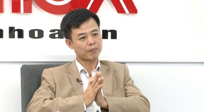 Nhà báo Nguyễn Viết Tôn hiện là Phó trưởng Phòng Phóng viên, báo Tin tức - Thông tấn xã Việt Nam
