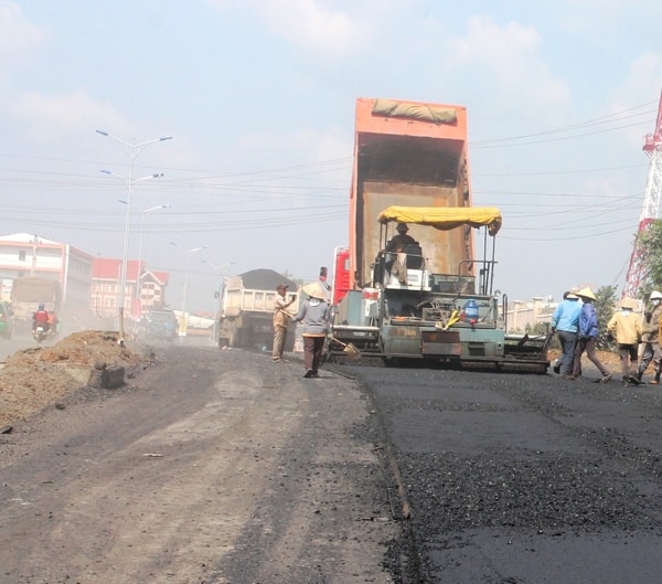 Thi công đường Hồ Chí Minh, đoạn qua tỉnh Đắk Lắk. Ảnh: TL