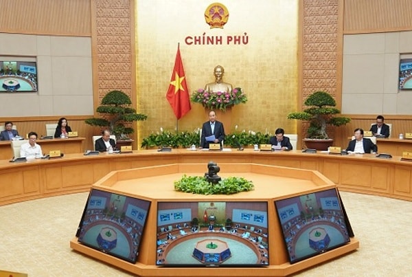 Thủ tướng Nguyễn Xuân Phúc chủ trì cuộc họp Thường trực Chính phủ với Ban chỉ đạo Quốc gia phòng, chống dịch COVID-19. Ảnh: VGP