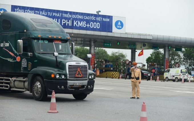 Lực lượng CSGT cả nước ra quân tăng cường tuần tra kiểm soát, xử lý vi phạm trên cả ba tuyến giao thông. Ảnh: TL
