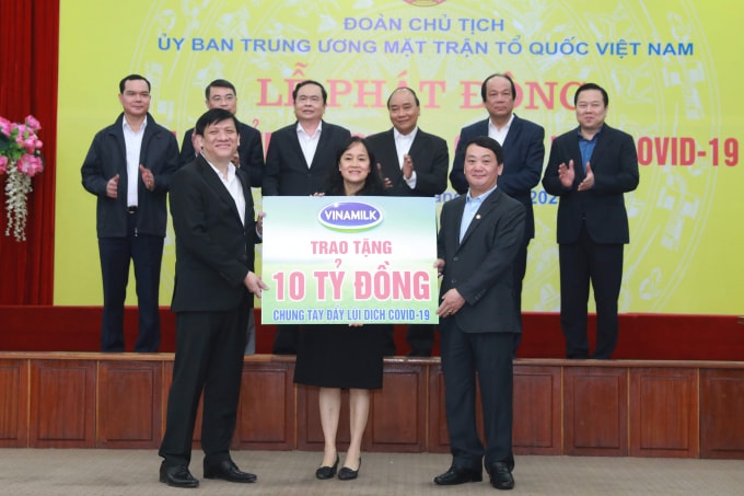 Vinamilk ủng hộ 10 tỷ đồng cho công tác phòng chống dịch Covid-19.