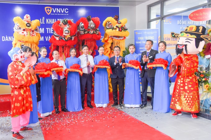 Khai trương Trung tâm tiêm chủng VNVC Rạch Giá mở ra cơ hội cho người dân được tiêm đầy đủ các loại vắc xin, đúng lịch, đúng phác đồ với giá thành bình ổn và dịch vụ chăm sóc khách hàng cao cấp.