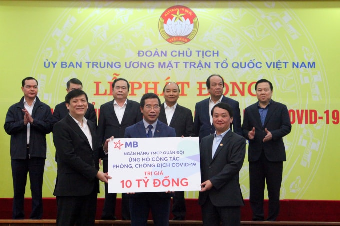 MB ủng hộ 10 tỷ đồng chung tay, góp sức đẩy lùi đại dịch Covid-19. (Ảnh - MB)