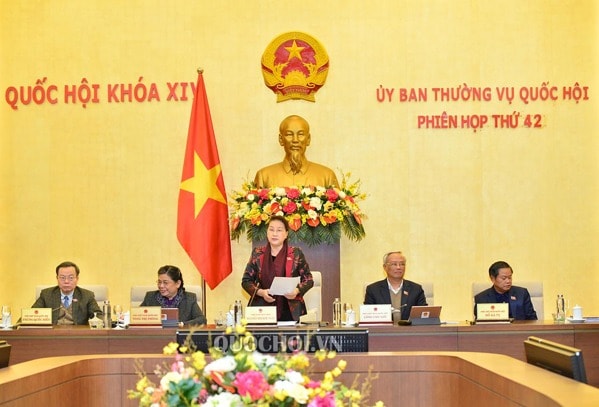 Chủ tịch Quốc hội Nguyễn Thị Kim Ngân phát biểu tại Phiên họp thứ 42 của Ủy ban Thường vụ Quốc hội. Ảnh: quochoi.vn