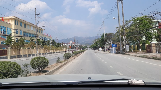 Đường phố phường Him Lam.