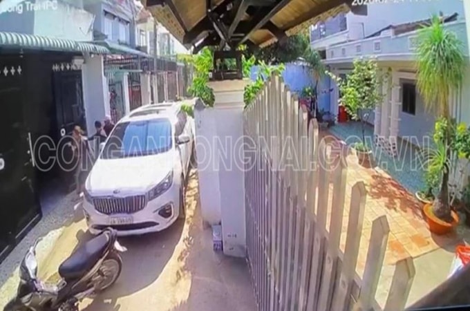 Hiện trường vụ đánh ghen , bắt giữ người trái pháp luật-ảnh:T/L