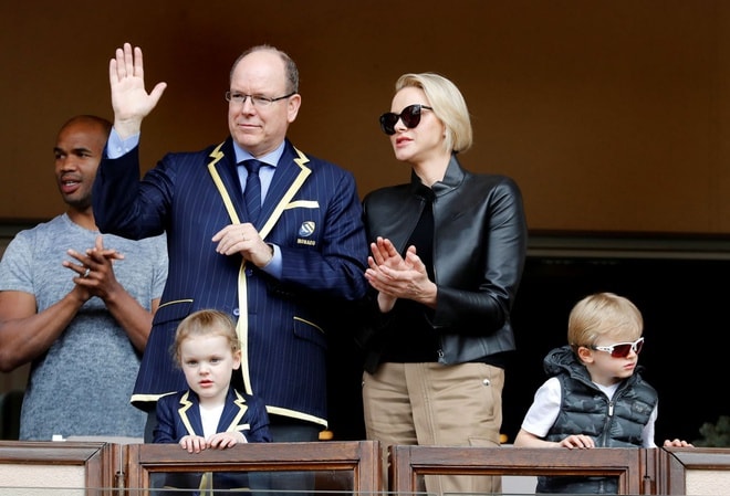 Thân vương Albert và phu nhân, Công nương Charlene cùng các con. Ảnh: Reuters.