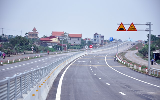 Tuyến đường bộ nối đường cao tốc Hà Nội - Hải Phòng với đường cao tốc Cầu Giẽ - Ninh Bình.