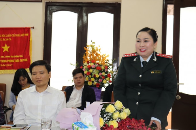 Bà Nguyễn Thị Hoa phát biểu nhận nhiệm vụ