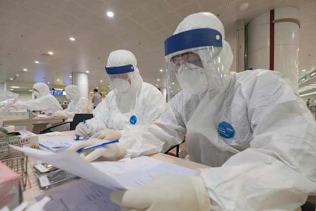 Số người nhiễm virus SARS-CoV-2 tăng lên 106 người. Ảnh TL.