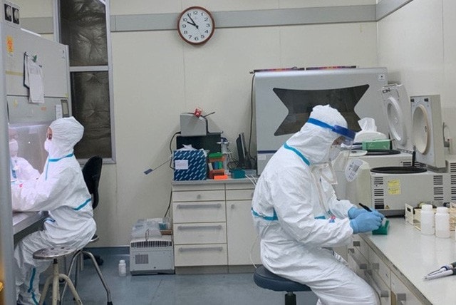 Trên cả nước hiện có 22 đơn vị đủ năng lực xét nghiệm khẳng định ca nhiễm virus Sars-CoV-2. Ảnh TL.