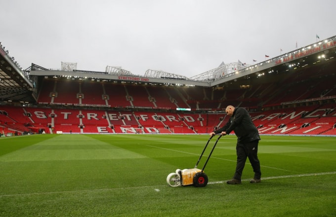 Man United vẫn sẽ trả lương cho nhân viên thường trực tại Old Trafford trong giai đoan dịch Covid-19 đang hoành hành. Ảnh: MUTV