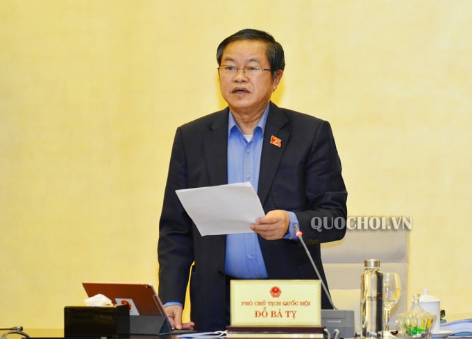 Phó Chủ tịch Quốc hội Đỗ Bá Tỵ đề nghị Ủy ban Quốc phòng và An ninh có trách nhiệm thẩm tra kỹ đối với dự án Luật Biên phòng Việt Nam trước khi trình ra Quốc hội xem xét, thảo luận cho ý kiến. Ảnh: Quochoi.vn.
