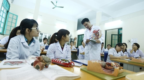 Giờ thực hành giải phẫu của sinh viên Đại học Y Hà Nội. Ảnh minh họa