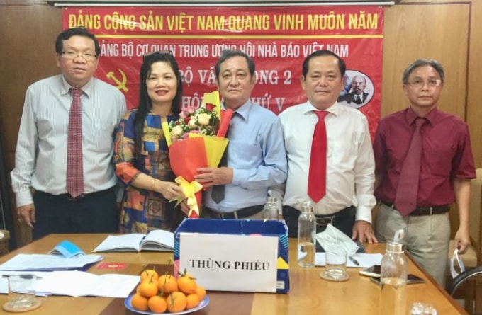 Đại hội tín nhiệm bầu Nhà báo Nguyễn Bé - Phó Chủ tịch Hội Nhà báo Việt Nam tiếp tục giữ chức Bí thư Chi bộ Văn Phòng II Hội Nhà báo VN, nhiệm kỳ 2020 - 2022