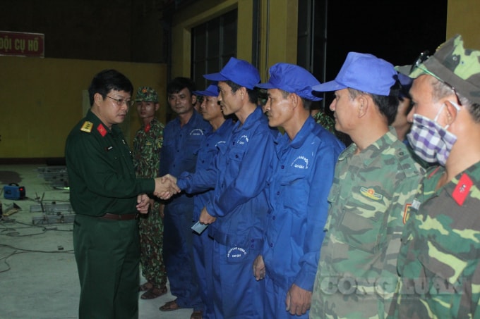 Thượng tá Ngô Nam Cường, Chỉ huy trưởng Bộ chỉ huy quân sự tỉnh giao nhiệm vụ cho cán bộ, chiến sĩ Trạm sữa chữa.