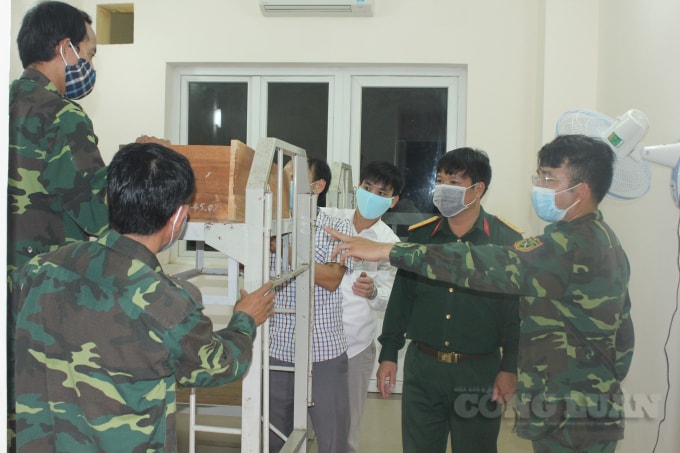 Các chiến sỹ quân đội vì nhân dân quên cả bản thân mình.