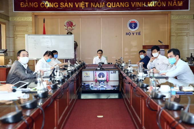 Ban Chỉ đạo cho biết, ngành y tế đã cập nhật, hoàn thiện phác đồ điều trị COVID-19. Chúng ta cũng đảm bảo đủ thuốc điều trị. Ảnh: VGP
