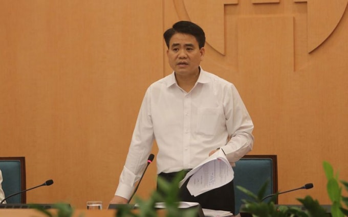 Chủ tịch UBND Thành phố Hà Nội Nguyễn Đức Chung ký công điện khẩn số 1 yêu cầu xác minh, làm rõ các trường hợp liên quan đến ổ dịch Bệnh viện Bạch Mai. Ảnh TL.