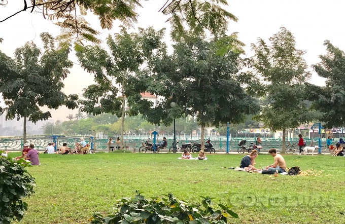 Quận Tây Hồ (TP.Hà Nội) “đông vui, nhộn nhịp” trong những ngày chống dịch Covid-19...?