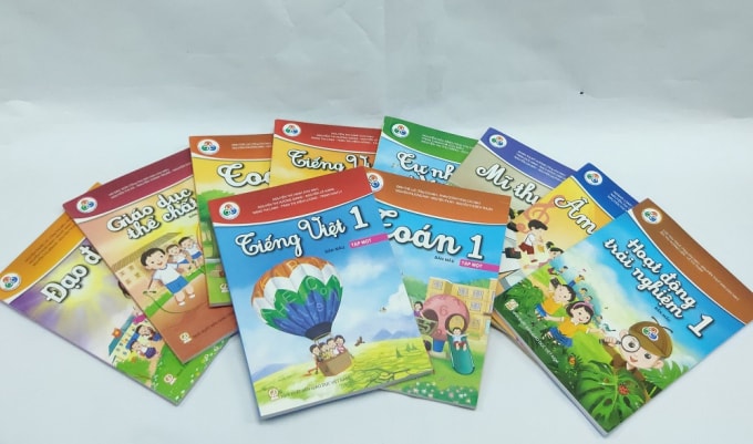 Giá sách giáo khoa tăng đột biến sẽ khiến người dân băn khoăn, lo lắng (ảnh T.L).