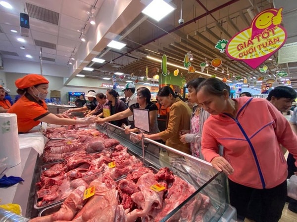 Thủ tướng yêu cầu rà soát, đánh giá thực trạng hệ thống kênh phân phối thịt lợn, giảm thiểu các khâu trung gian đẩy chi phí lưu thông. Ảnh minh họa