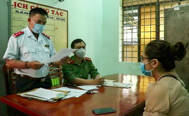 Đăng tin giả quảng cáo thuốc kháng sinh virus corona trên Facebook, đối tượng L.H.P.Y (SN 1994, trú TP. Quảng Ngãi) đã bị cơ quan chức năng địa phương xử phạt.