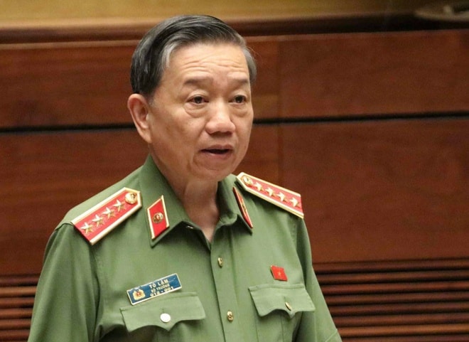 Đại tướng Tô Lâm yêu cầu Thủ trưởng Công an các đơn vị, địa phương khẩn trương, quyết liệt thực hiện các mặt công tác trong Công điện, quyết tâm đẩy lùi và chiến thắng dịch COVID-19.
