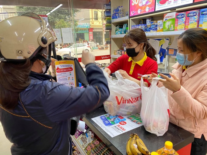 Nguồn cung các hàng hóa thiết yếu cho thị trường luôn bảo đảm đáp ứng nhu cầu tiêu dùng. Ảnh: Dương Lâm.