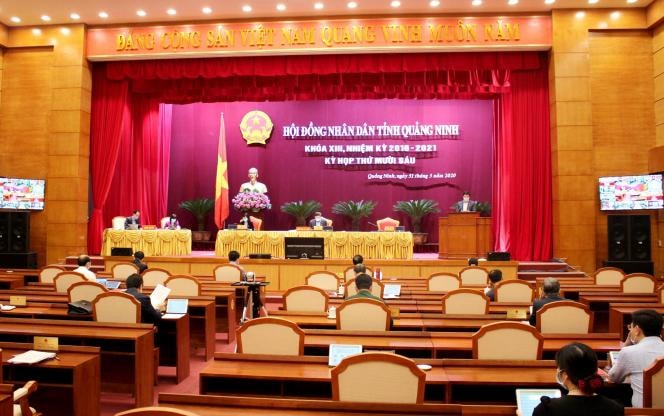 Quang cảnh kỳ họp thứ 16 HĐND tỉnh Quảng Ninh khóa XIII tại Điểm cầu Trung tâm. ẢNh: Sở TTTT tỉnh Quảng Ninh.