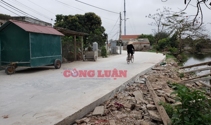 Dự án Xây dựng tuyến đường Dục Đức phía nam đường DT481D từ cống ông Ngọ đến trước miếu đền Hạ, xã Kim Định.
