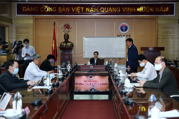 Quang cảnh cuộc họp của Ban Chỉ đạo.