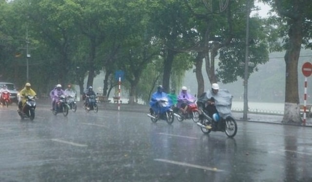Dự báo thời tiết ngày hôm nay 4/4, bộ phận không khí lạnh sẽ ảnh hưởng đến các nơi ở Bắc Bộ sau đó ảnh hưởng đến Bắc Trung Bộ gây mưa rào và giông vài nơi. Trong mưa dông có khả năng cao xảy ra lốc, sét, mưa đá và gió giật mạnh. Ảnh TL.