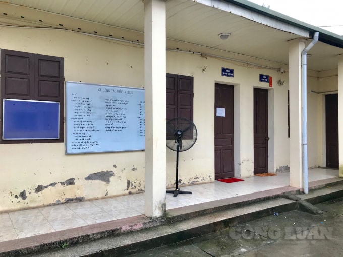 Đem những bất cập phản ánh tới Ban quản lý chợ Minh Khai, nhưng 10h30' sáng ngày 4/4, tất cả phòng làm việc của nhân viên, giám đốc đơn vị đã