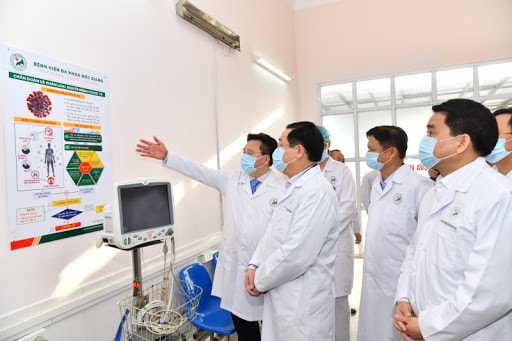 Bí Thư Thành ủy Hà Nội Vương Đình Huệ đi kiểm tra công tác phòng, chống dịch COVID-19.