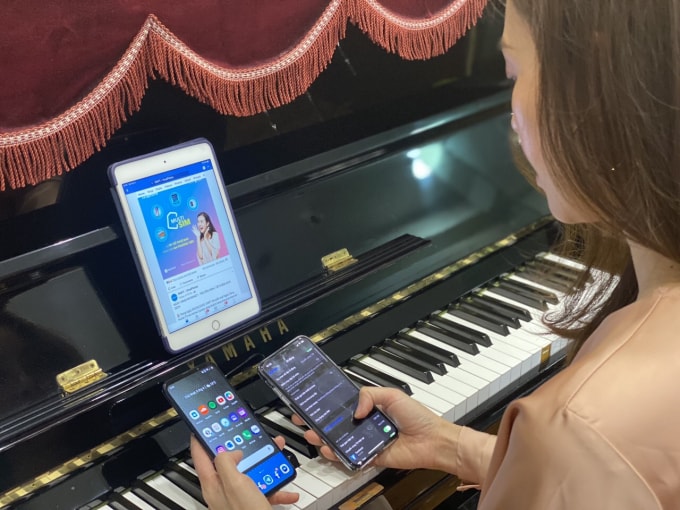 Khách hàng cài đặt MultiSim của VinaPhone.