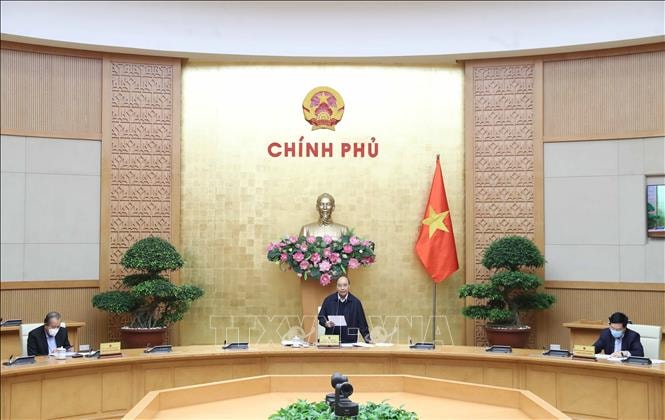 Thủ tướng Nguyễn Xuân Phúc cho rằng, sự chấp hành của người dân là yếu tố quan trọng nhất trong phòng, chống dịch COVID-19. Ảnh: TTXVN.