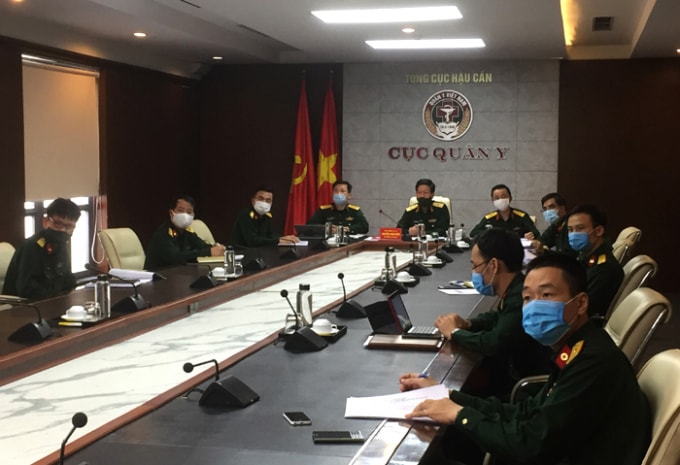 Thiếu tướng Nguyễn Xuân Kiên chủ trì cuộc họp. Ảnh: BQP.