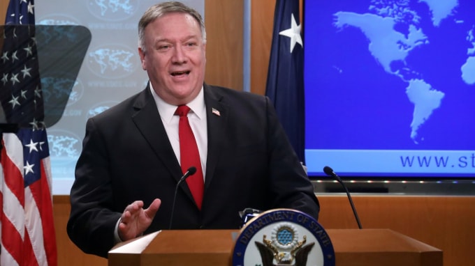 Ngoại trưởng Mike Pompeo cho biết Mỹ sẽ viện trợ thêm 225 triệu USD để giúp các nước chống dịch Covid-19 - Ảnh: Reuters